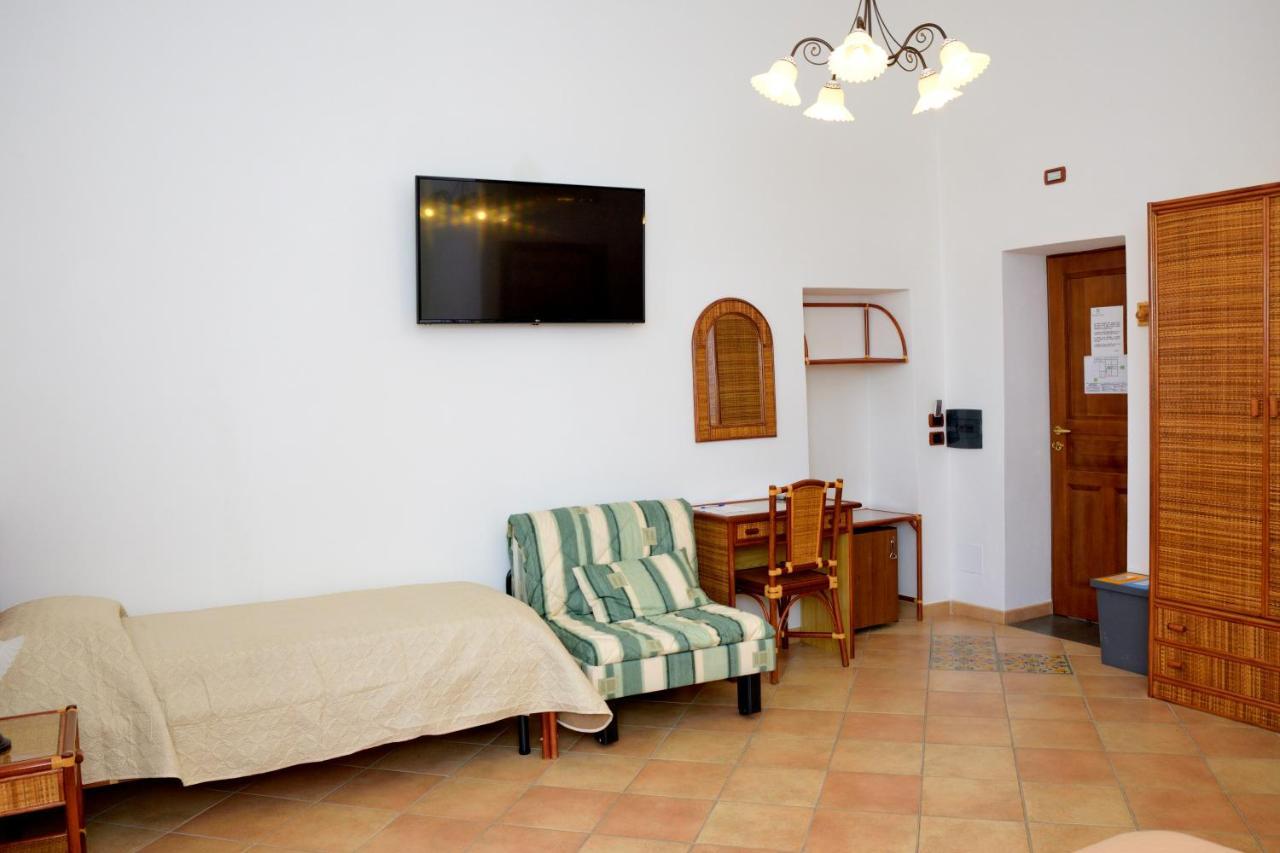 Hotel Principe Di Rinella Leni Kültér fotó
